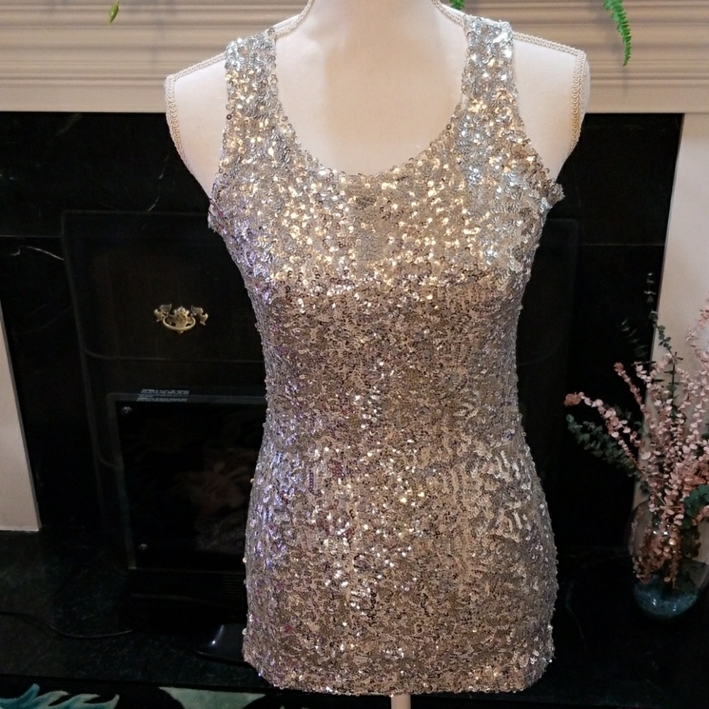 Sequined White Sleeveless Top